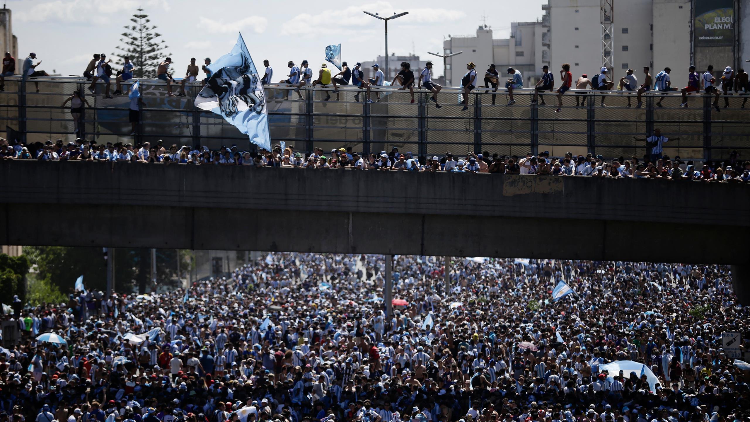 Argentina, la festa degenera: 18 feriti tra i tifosi, 6 in ospedale