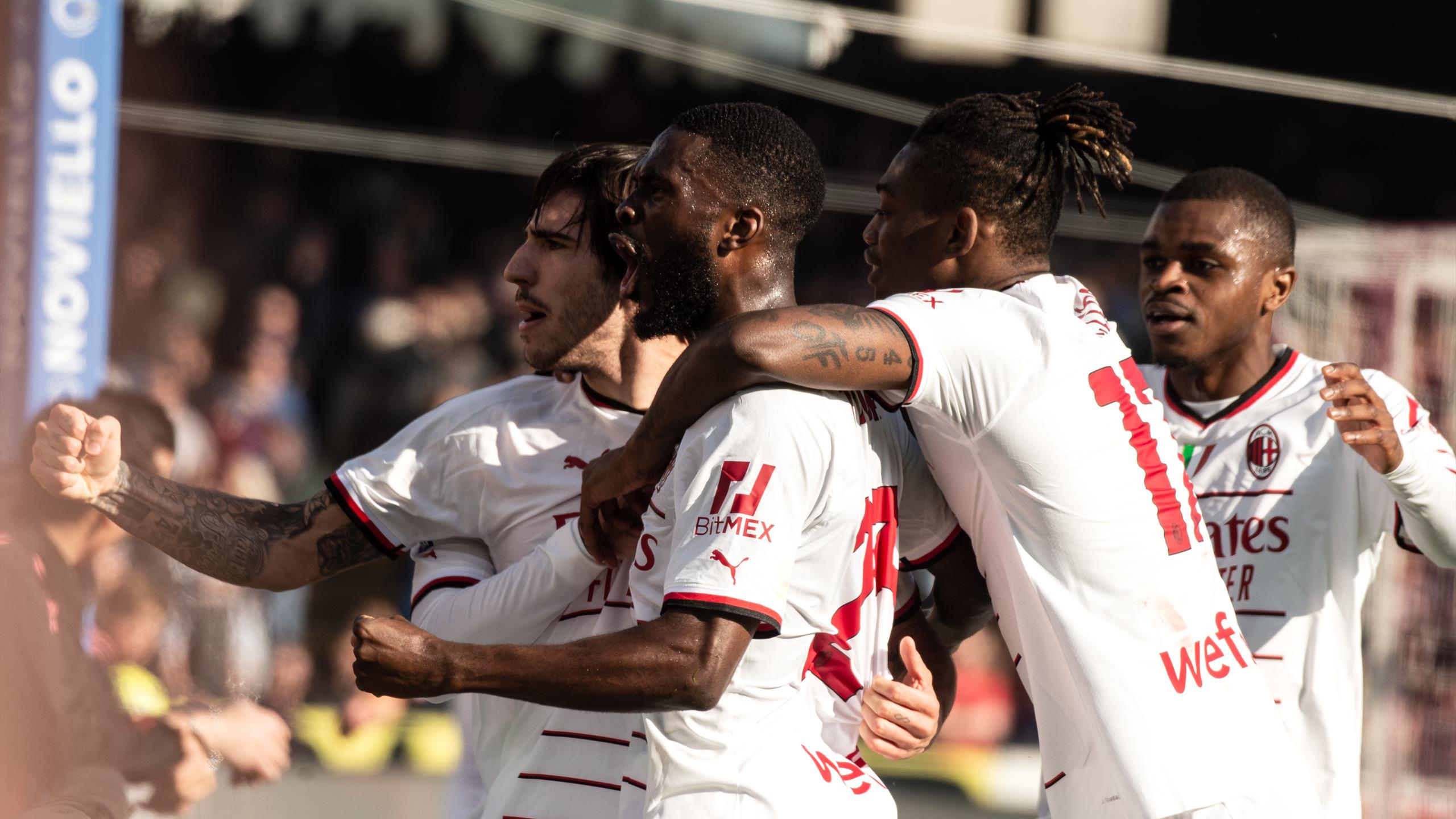 Leao-Tonali, il Milan riparte con i tre punti: 2-1 alla Salernitana