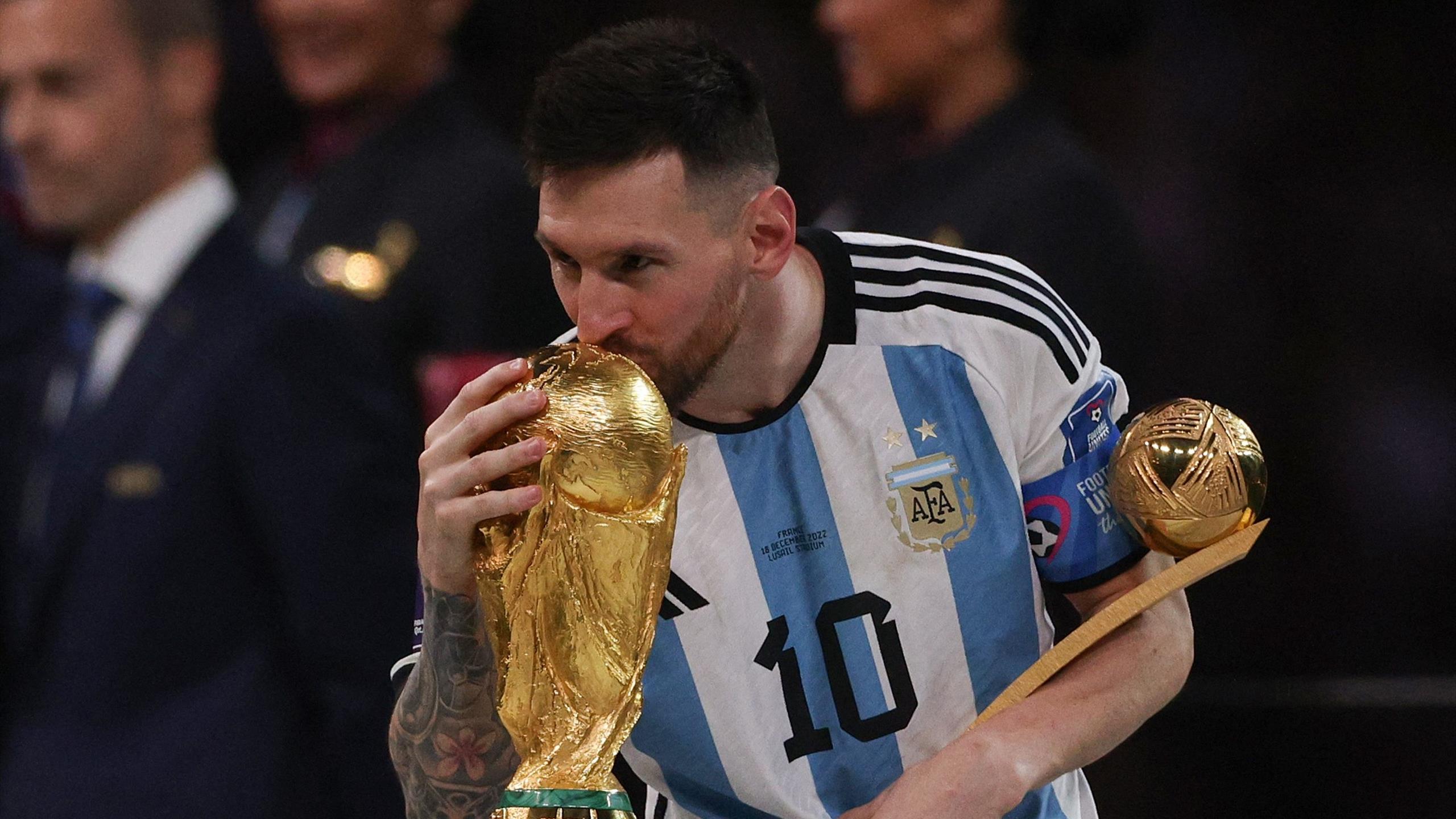 Argentina, lo strano caso della coppa falsa durante i festeggiamenti