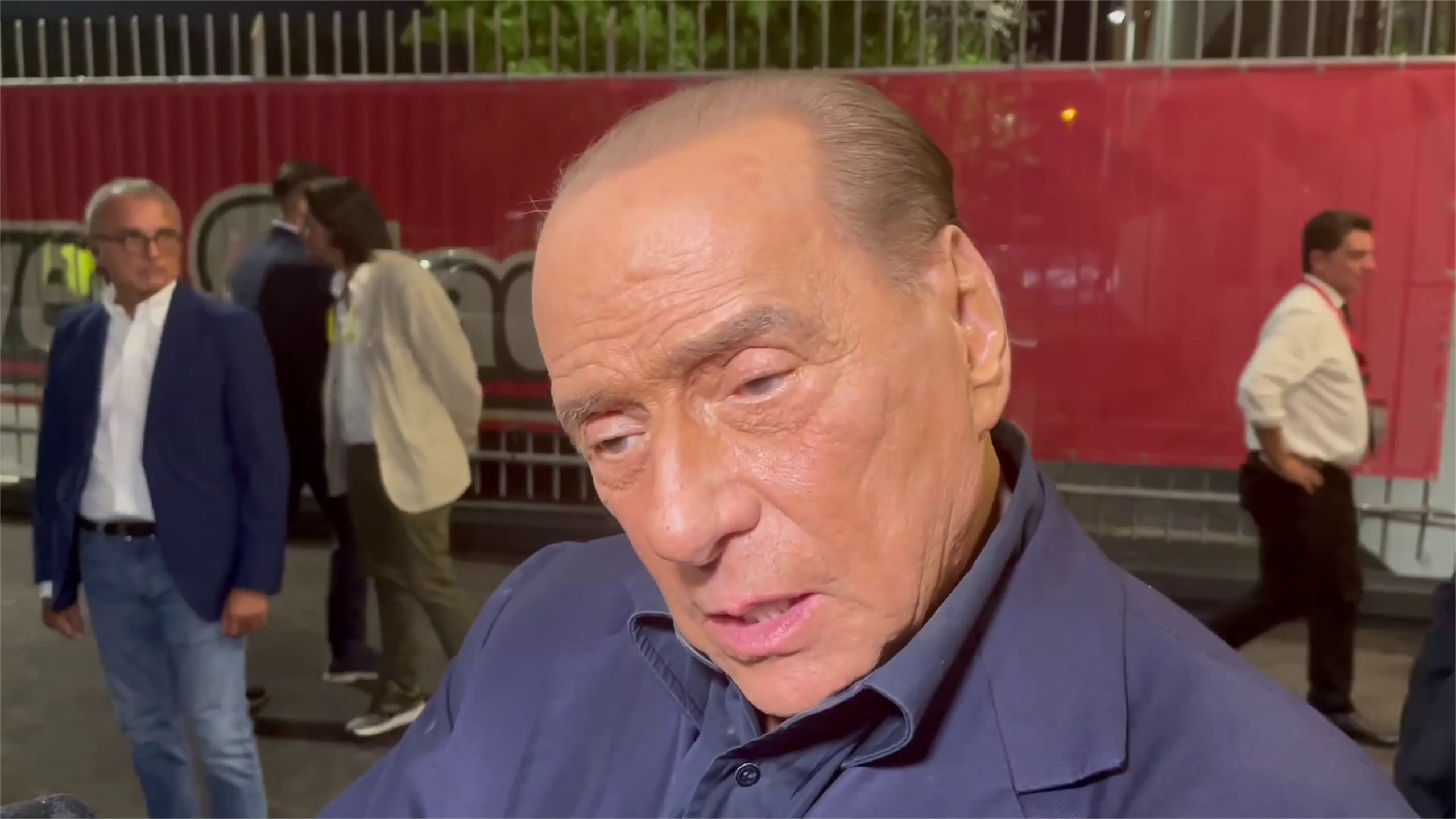 Berlusconi in condizioni preoccupanti, ma è stabile: ipotesi leucemia