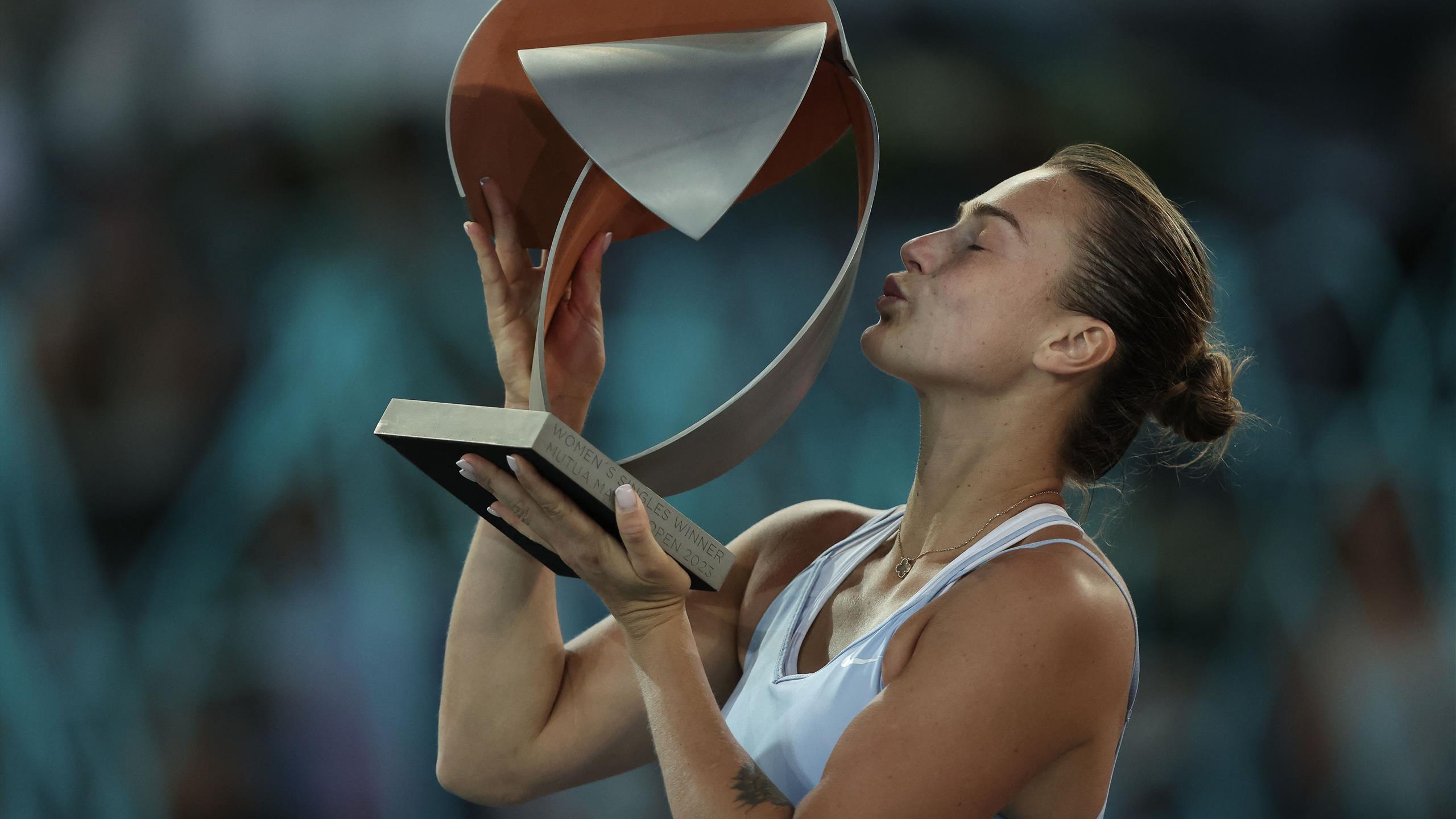 Sabalenka, la rivincita è servita: batte Swiatek e trionfa a Madrid