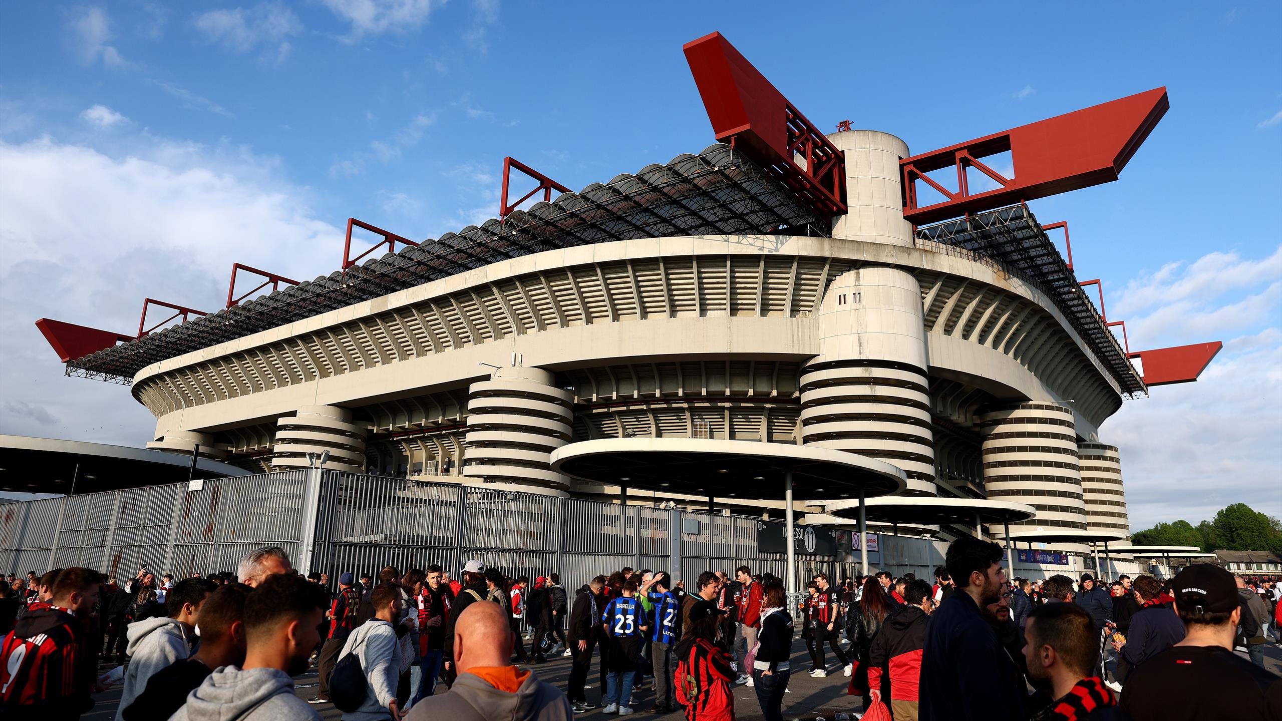 Inter e Milan, multe dalla UEFA: i fatti risalgono all'Euroderby