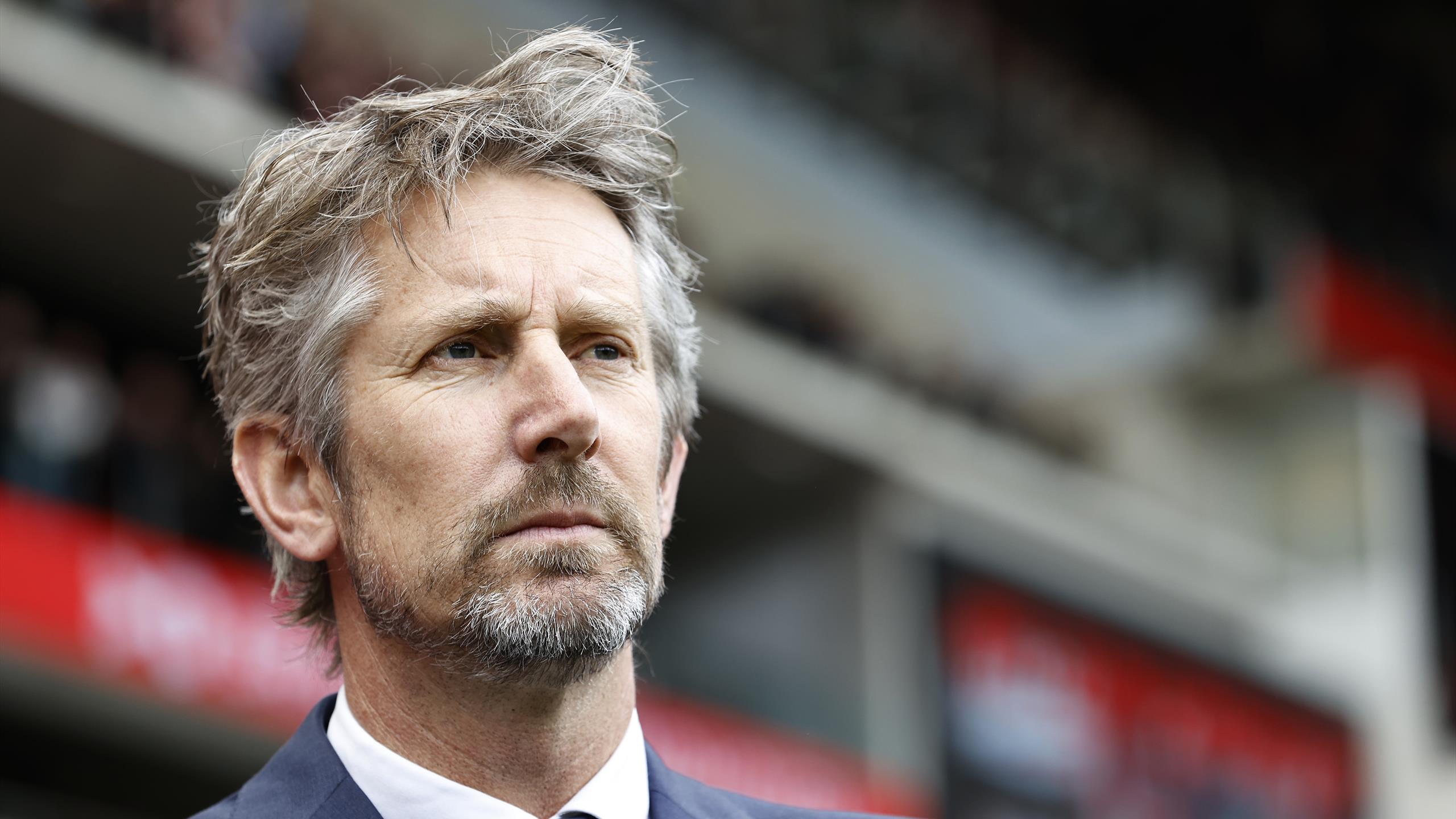 Emorragia cerebrale: l'ex Juve Van der Sar in terapia intensiva