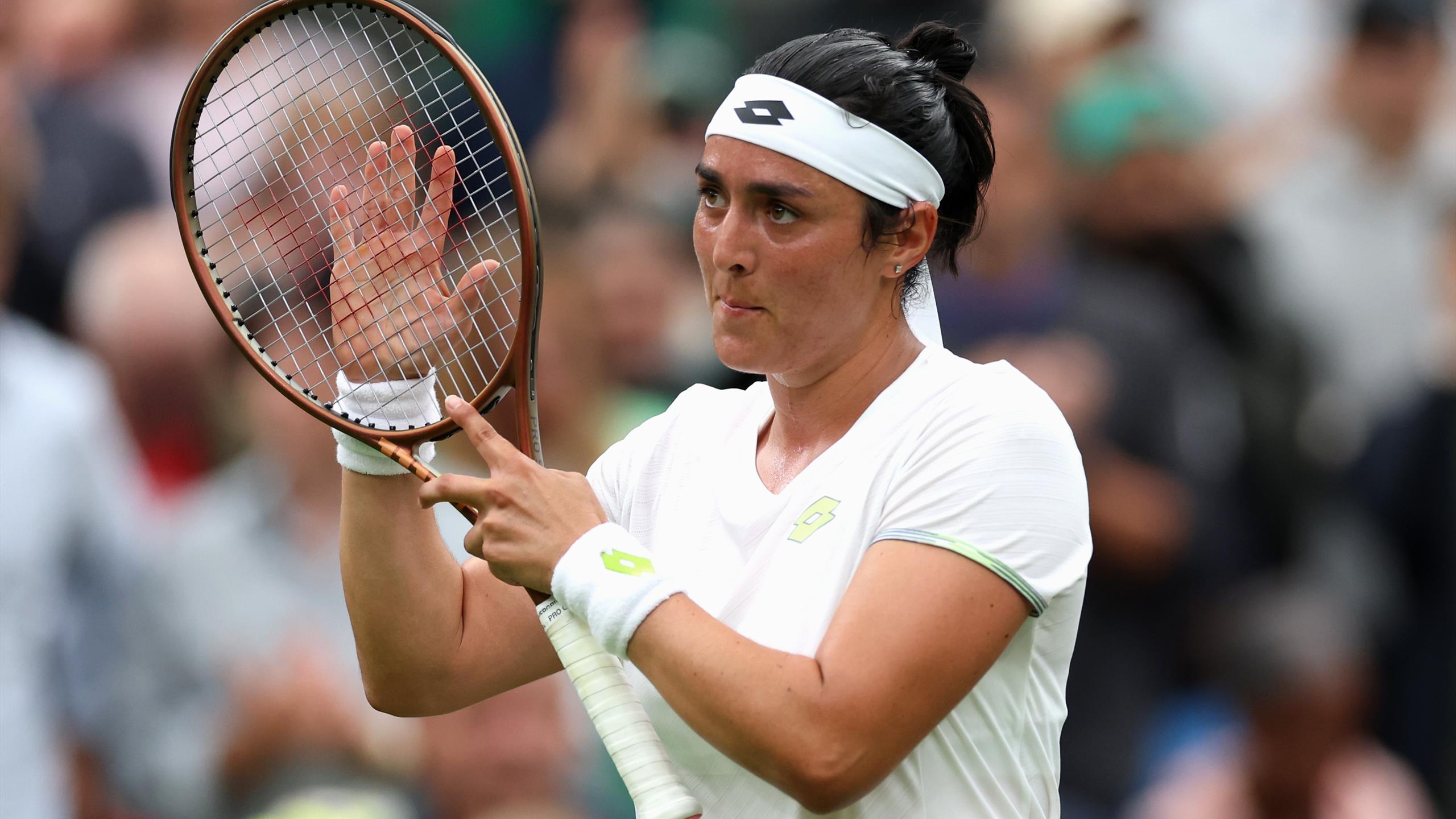 Rematch Rybakina-Jabeur ai quarti, sorride anche Sabalenka