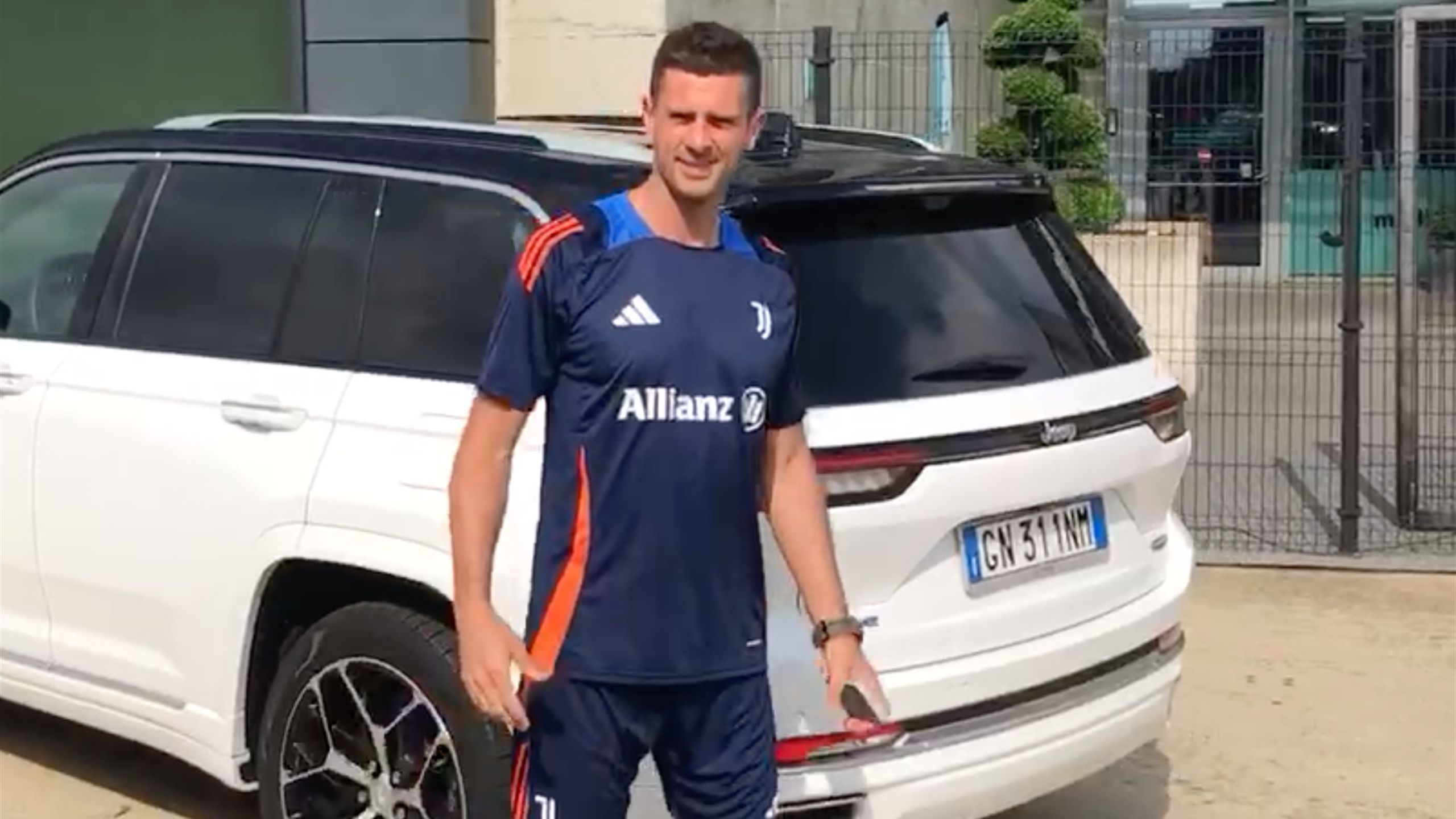 Juve, Thiago Motta incontra i tifosi. E glissa sul coro anti-Inter