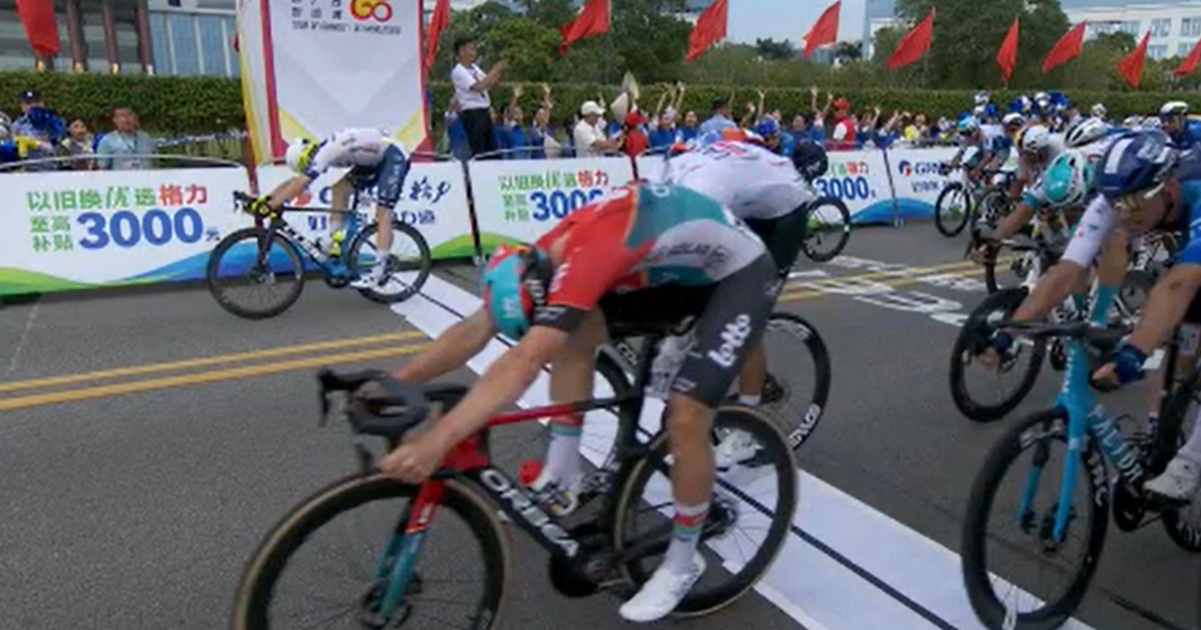 Fotofinish in Cina, Taminiaux batte Van Hoecke e Molano: rivivi lo sprint