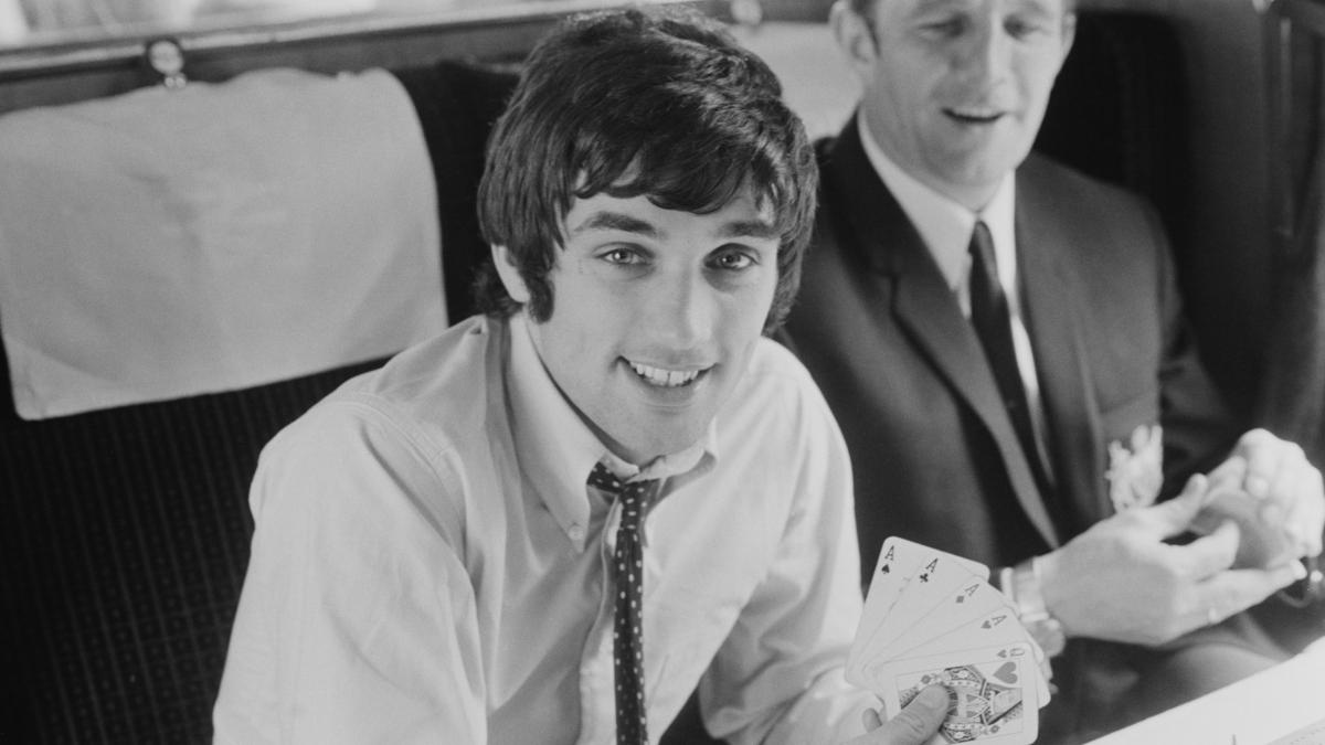 Sparizioni, fantasmi, nozze ubriache: George Best, 10 storie del mito che oggi avrebbe compiuto 80 anni