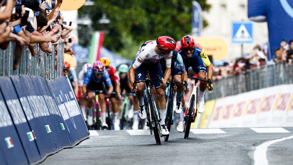 Giro, le pagelle: Vingegaard 8, tutto sotto controllo. Narvaez 5, che fine ha fatto?
