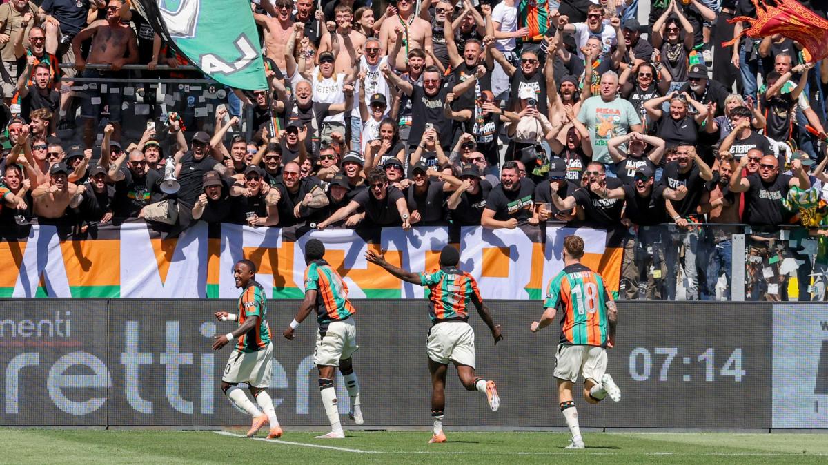 Serie B, che finale: Monza ko al 95', il Venezia è in Serie A, il Frosinone quasi. Reggiana appesa a un filo