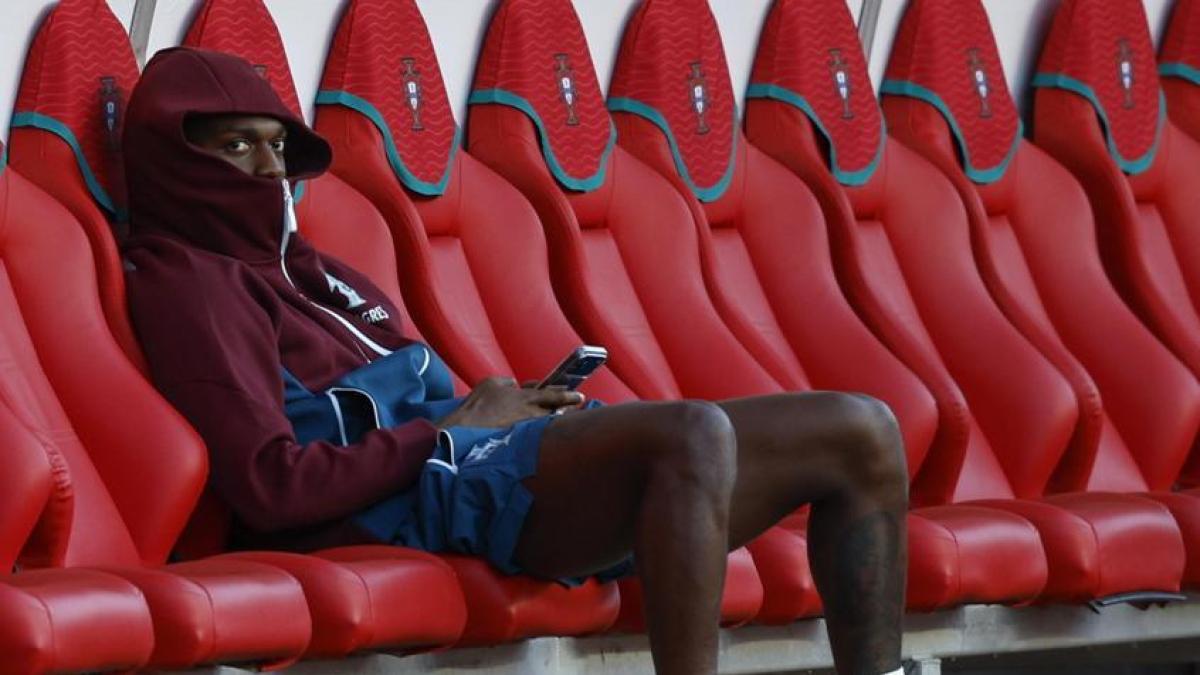 Milan, Leao e il calcio di Amorim: un'intesa difficile da trovare. Rafa resta sul mercato