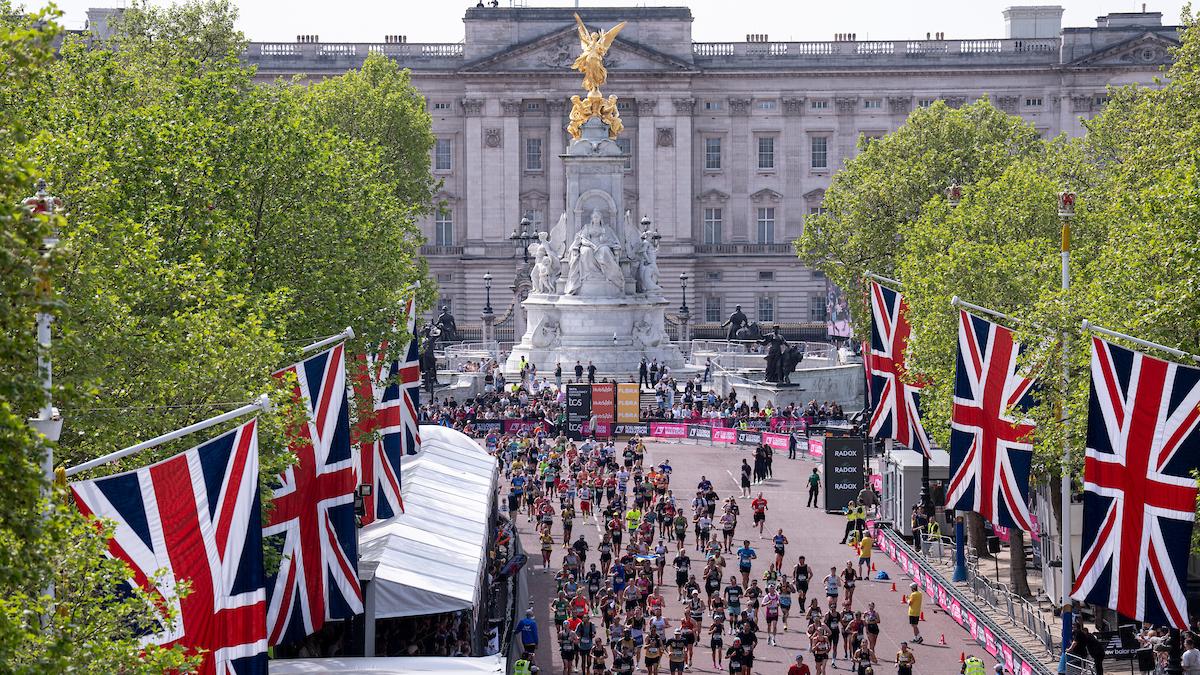 La Maratona di Londra raddoppia: nel 2027 al via 100.000 runner in due giorni
