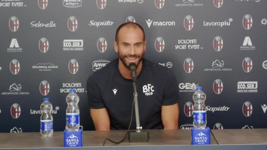 De Silvestri scherza: "Vedo più Orsolini di mia moglie"