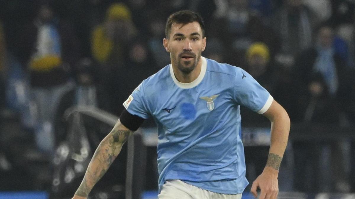 Romagnoli è un caso, salta di nuovo il passaggio all'Al Sadd: "Adesso mi allenerò con la Lazio"