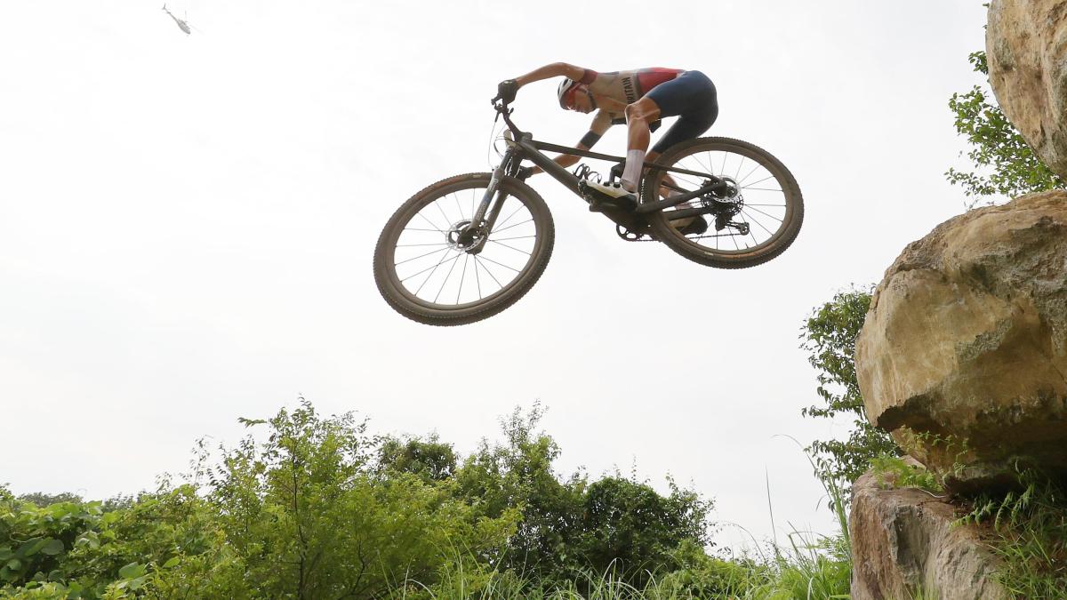 Van der Poel-Pidcock, che duello al Mondiale mountain bike in Val di Sole