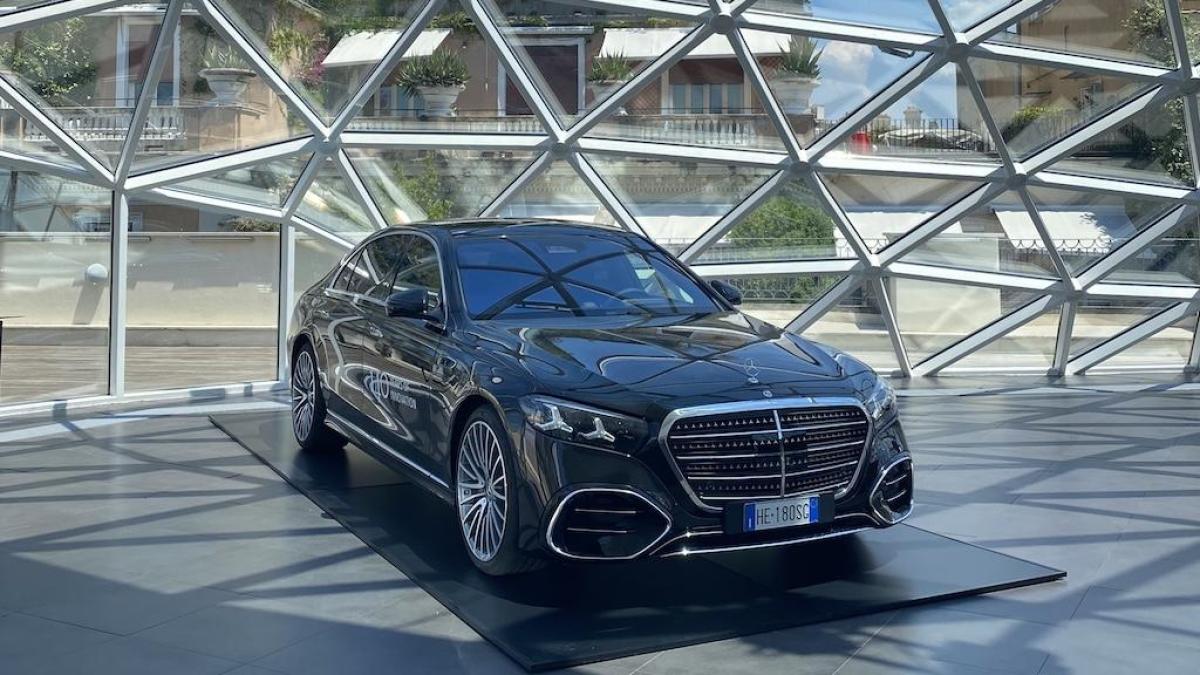 Nuova Mercedes Classe S vista da vicino a Roma