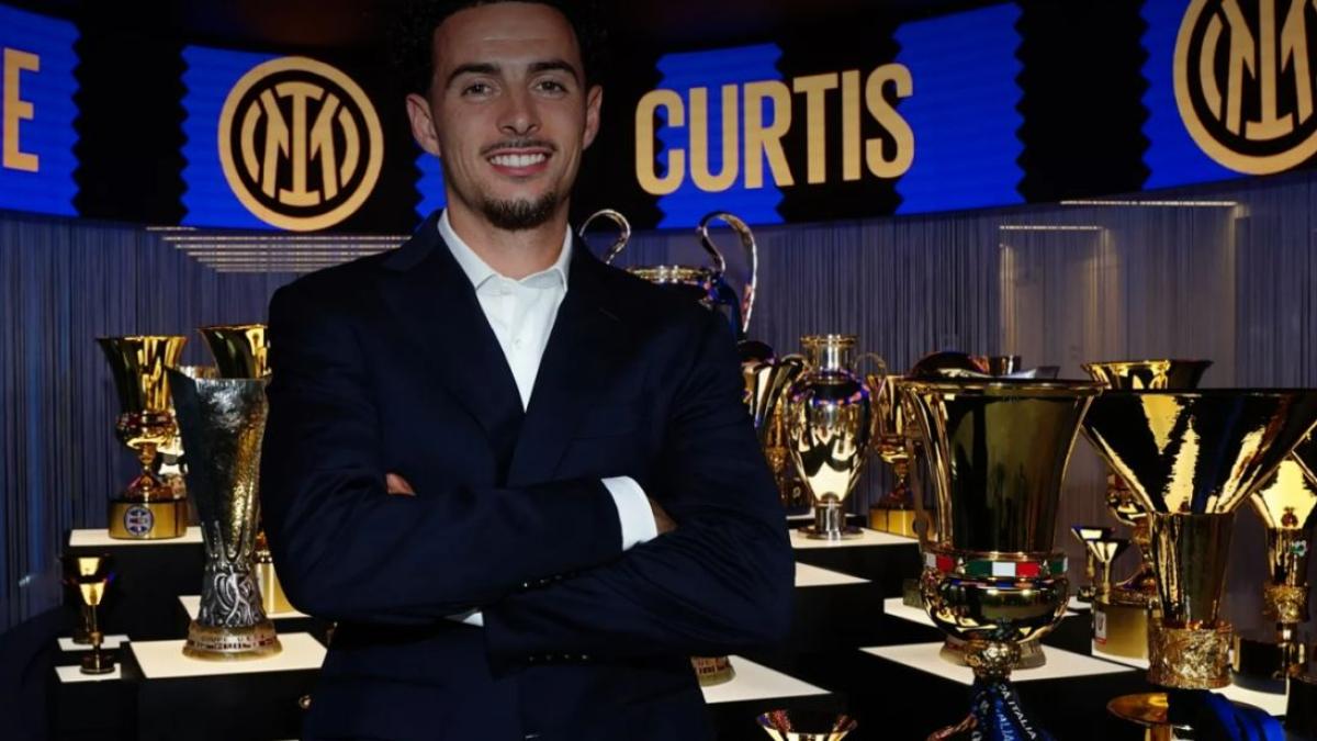 Jones è un nuovo giocatore dell'Inter, l'annuncio e le prime parole: "Club incredibile, darò tutto"