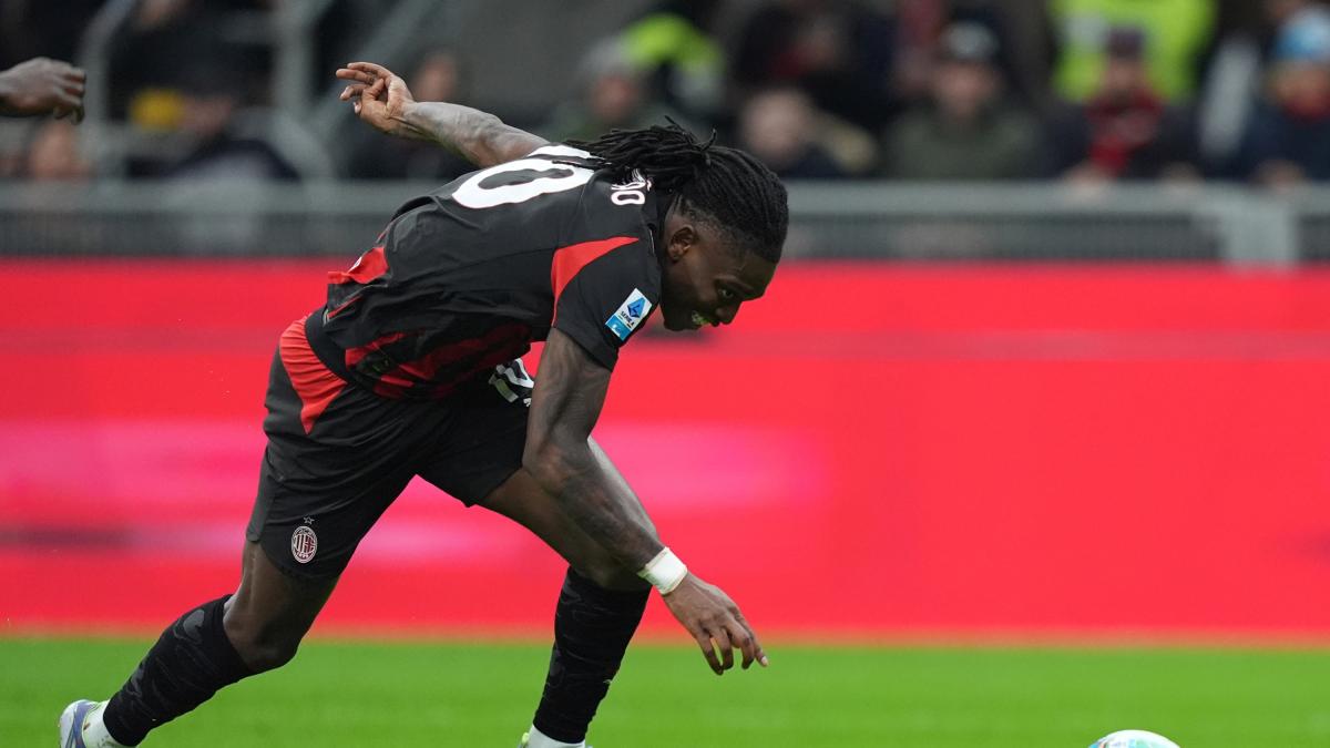 Milan, Leao verso l'addio. Spunta l'Aston Villa: servono 50 milioni
