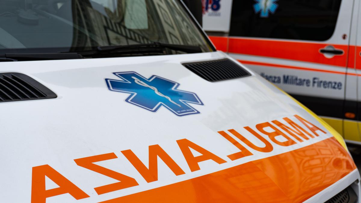 Incidente stradale, ragazzino travolto dal bus