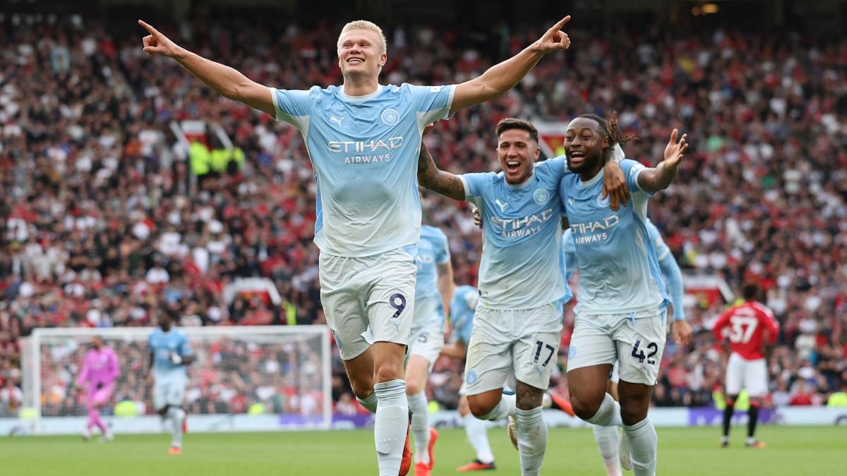 Con il solito Haaland il City in 10 piega lo United. Ma gli arbitri ammettono: il gol andava annullato