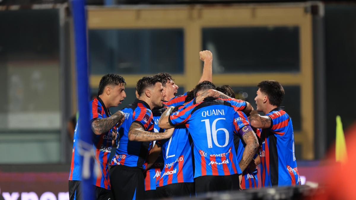 Coda su rigore al 94' lancia il Catania, il Pescara beffa il Livorno. Il Cittadella crolla con l'Albinoleffe
