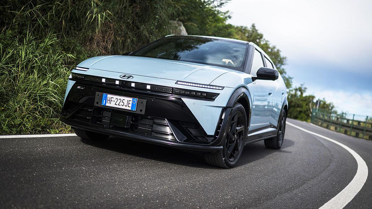Hyundai Ioniq 3, l'elettrica che tenta chi va a benzina