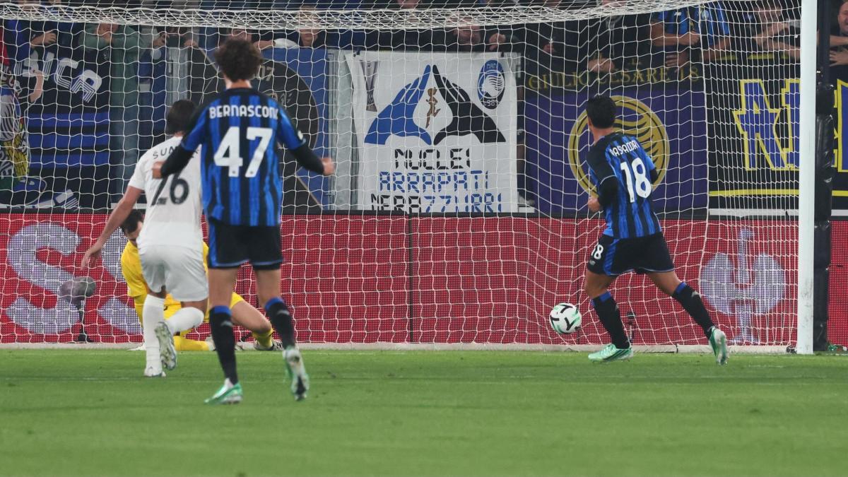 L'Atalanta asfalta il Pafos in 45', finisce 3-1. Ma Raspadori s'infortuna segnando il rigore